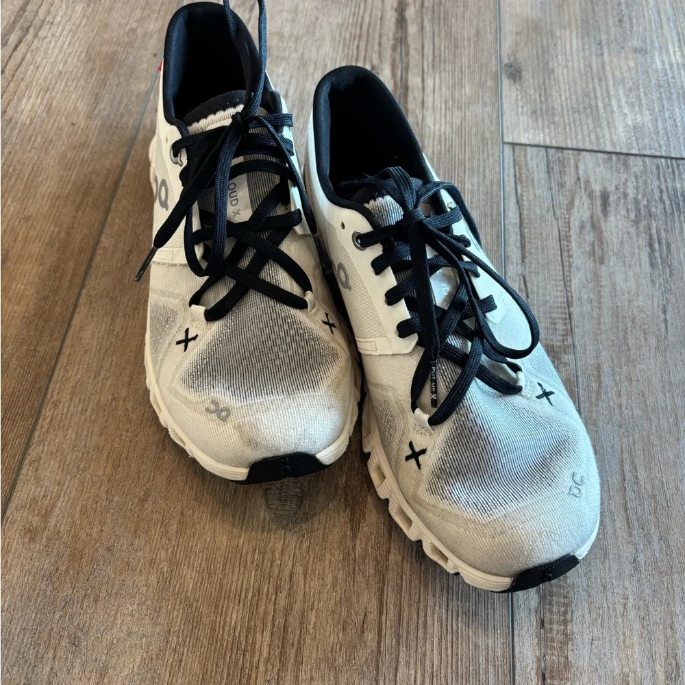 On Cloud X Running Women's Athletic Shoes in White and Black Size 6.5 - Picture 6 of 15